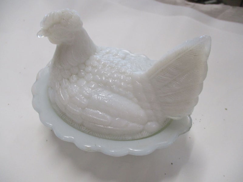 SH959 - Vintage Milk Glass Chicken - Great Look Carousel 2