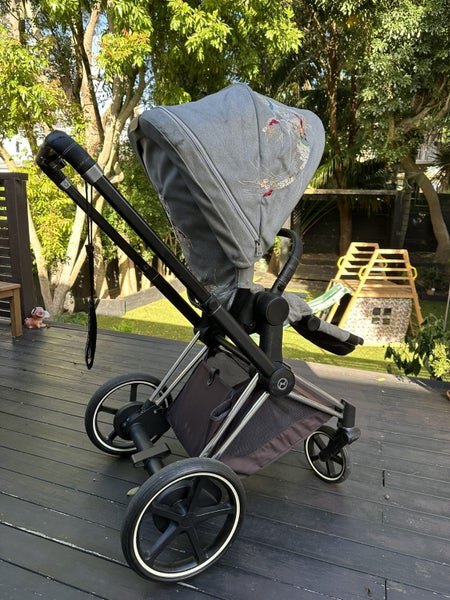Cybex e-Priam – Electric Smart Stroller Carousel 1