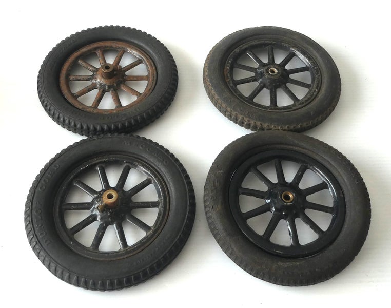 Meccano Spoke Wheels And Tyres Carousel 1
