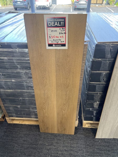 Laminate Amento Vintage Oak 8mm Carousel 1