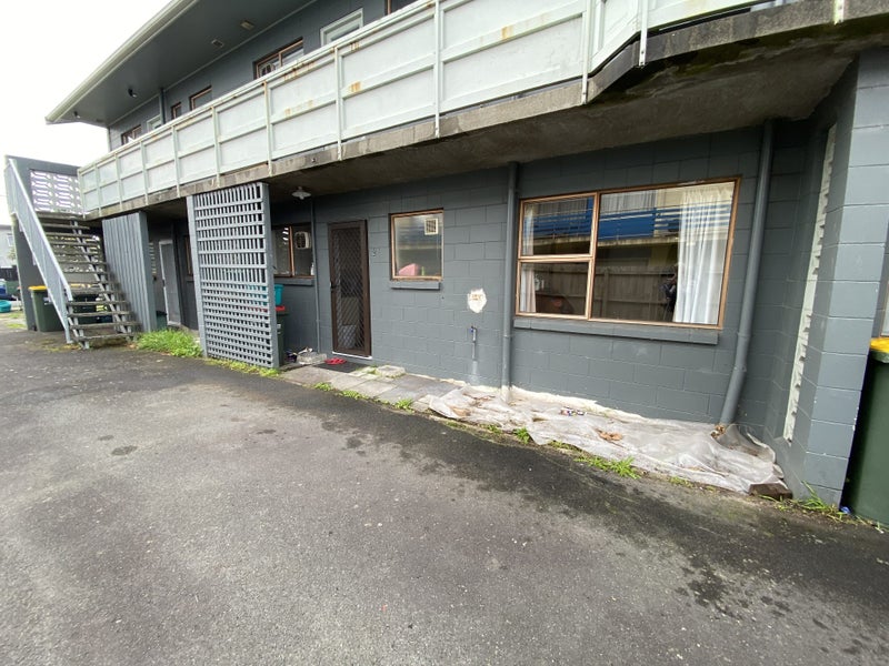 Image 1 of 8