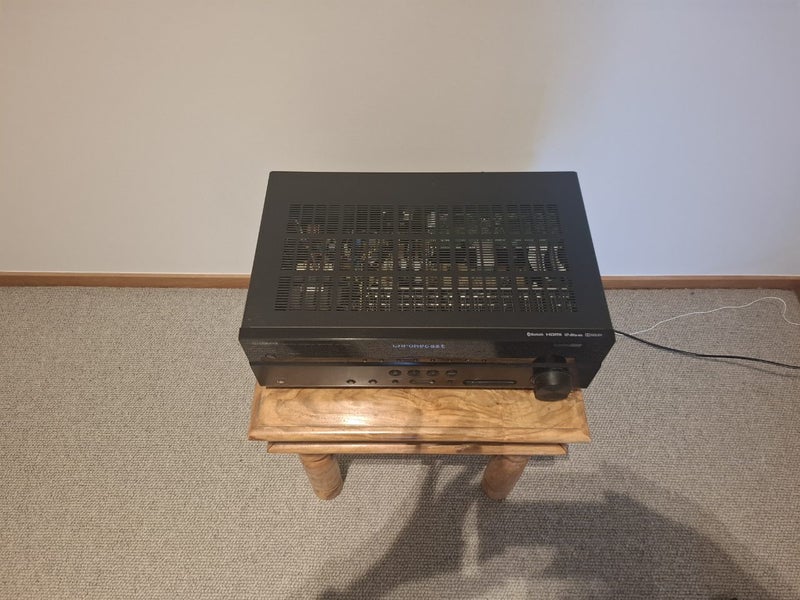 Yamaha RX-V381 receiver/amplifier - home theatre Carousel 2