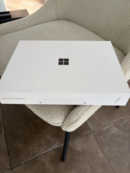 $1 reserve - brand new - unwanted gift - Microsoft Surface Pro (11th edition) Carousel 1