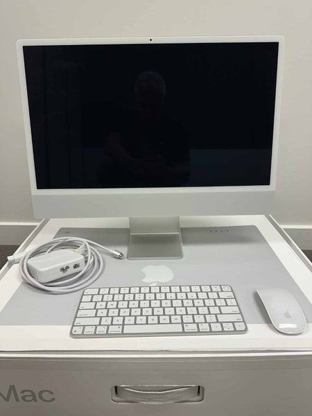 iMac 2021 M1 | 1TB | Design Beast, Now Unemployed Carousel 1