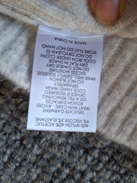 Decjuba Knitted Jersey Carousel 3