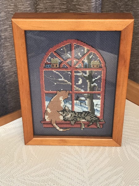 ^^ CROSS STITCH 2 Cats in an open window ^^ Framed Glass Brand New /ENCHANTING Carousel 1