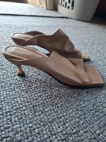 Seed Heritage Heels Carousel 2