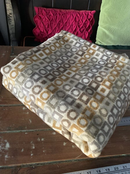 UPHOLSTERY FABRIC 3 x 1.4 METRES Carousel 1