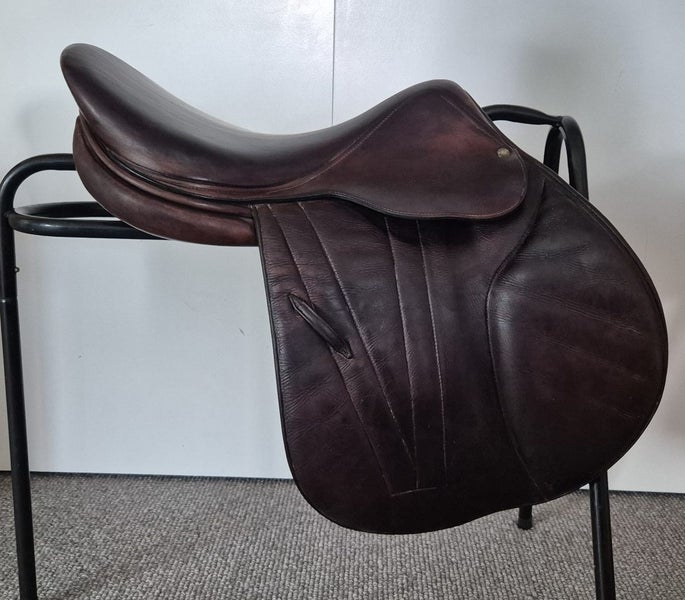 Butet Doublee Jump Saddle 17"628647414341151114