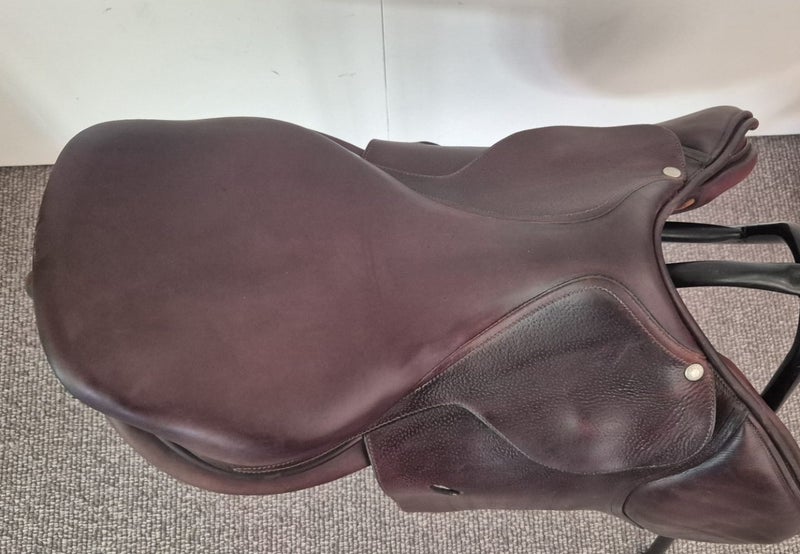 Butet Classic Jump Saddle 17"62863239223939111