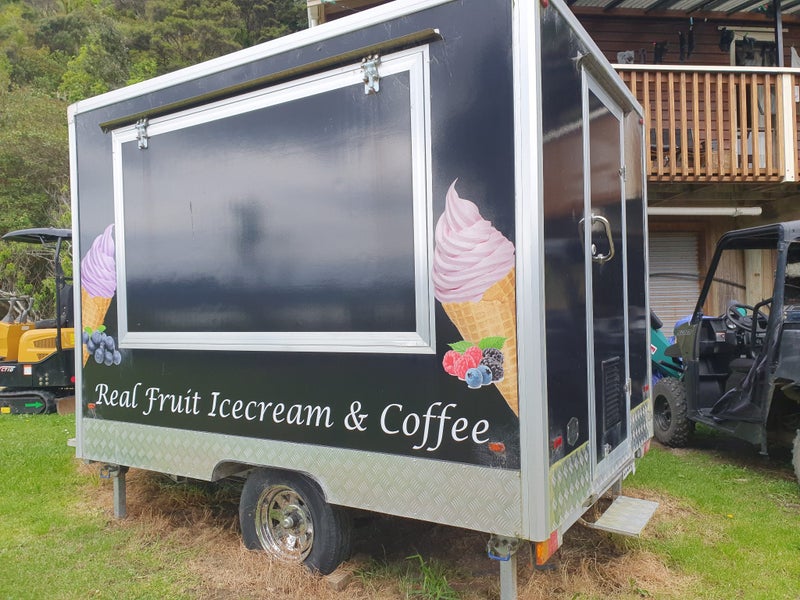 Ice Cream Trailor Carousel 1