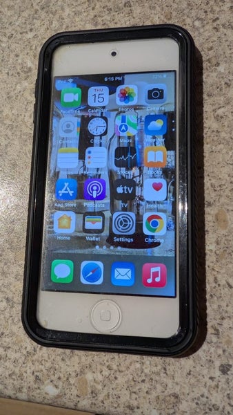 iPod Touch 32GB (7th Gen) Carousel 1