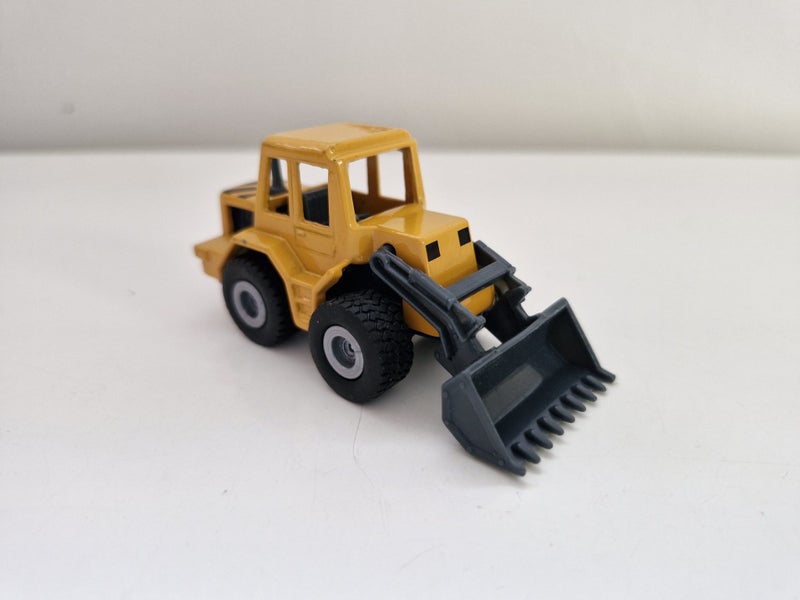SIKU Yellow Digger Carousel 1