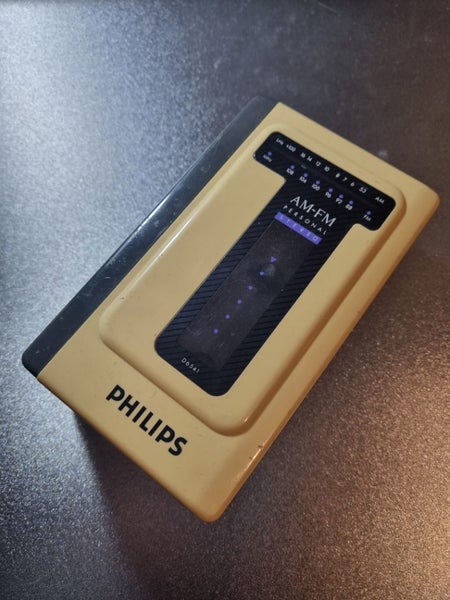 Cool Retro Portable Philips AM FM Radio / Cassette Tape Player Carousel 1