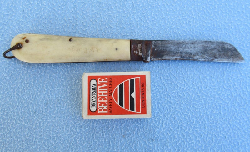 Early old bone handled pocket knife Carousel 2