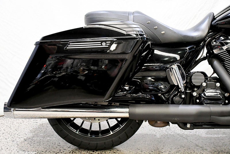 2017 Harley-Davidson FLHRXS Road King62869813292803112