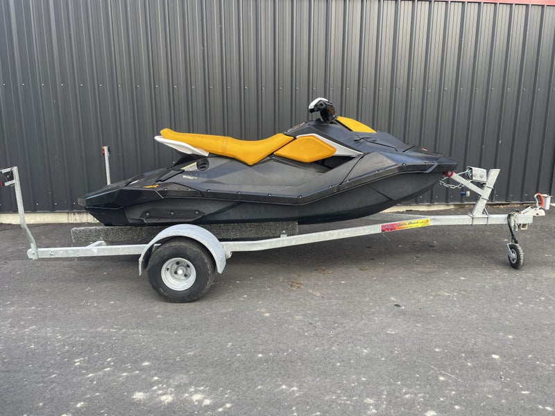 2018 Sea-Doo Spark 3-UP iBR62869813299330111