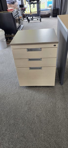 Solid Large office desk and drawer set Carousel 5