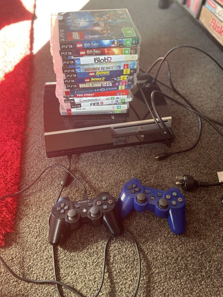 PlayStation 3 Console - 13 games Carousel 1