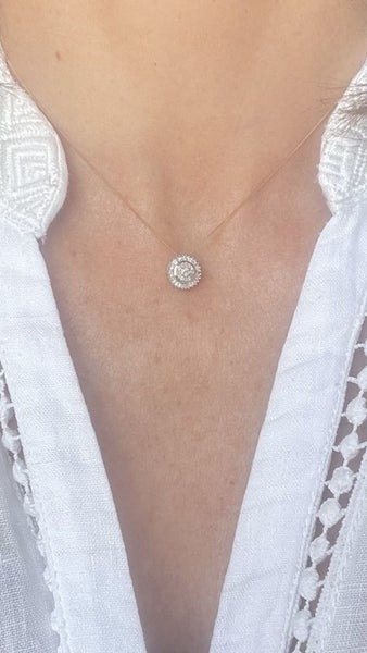 Stunning Diamond Pendant & 9 Carat Gold Chain Carousel 1