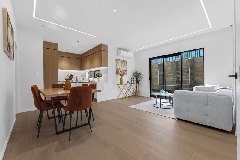 Modern Family Homes in Double Westlake Zone62866873553667114