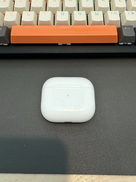Apple AirPods 3 Carousel 4