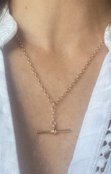 9 Carat Gold Chain and Fob Pendant. Carousel 1