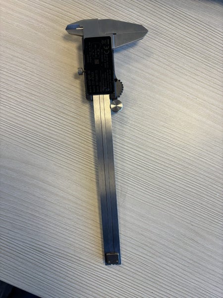 Mitutoyo Digital Caliper 150mm/6" 0.01mm/ .0005" 500-196-30 Carousel 3