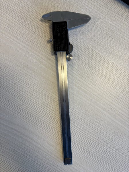 Mitutoyo Digital Caliper 200mm/8" 0.01mm/ .0005" 500-197-30 Carousel 3