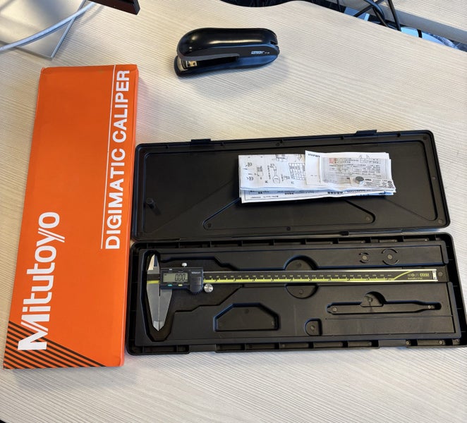 Mitutoyo Digital Caliper 300mm/12" 0.01mm/ .0005" 500-193-30 Carousel 1