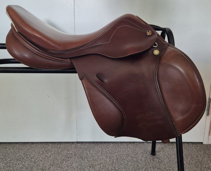 Prestige Joy Jumper Jump Saddle 16", Wide628632392176661129