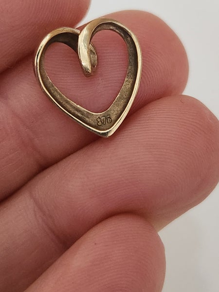 9ct gold & diamond heart pendant Carousel 1
