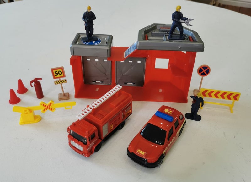 Awesome Fire Station Play Set (B4) Carousel 2