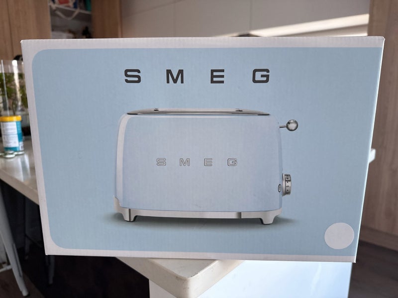 SMEG 2-SLICE TOASTER, WHITE, TSF01WHAU Carousel 1