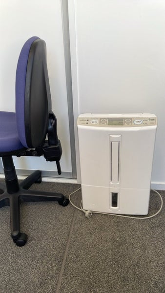 Mitsubishi Electric 22L Dehumidifier - MJE22VX Carousel 2