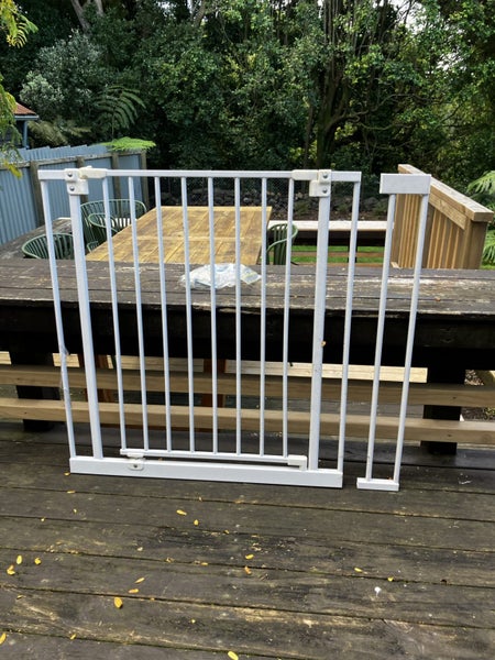 Baby Gate Carousel 1