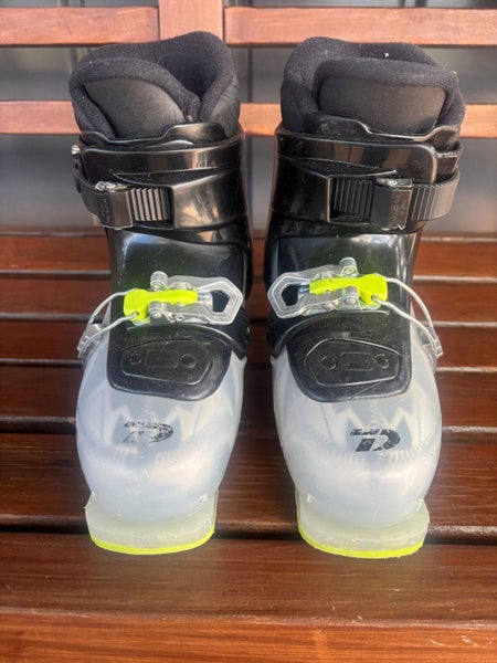 SKI BOOTS (Kids) Used probably Twice628632394945311126