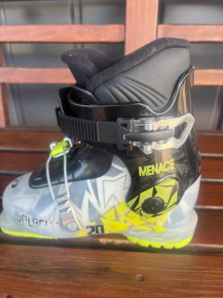 SKI BOOTS (Kids) Used probably Twice62863239494531111