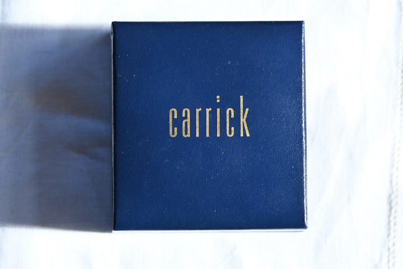 9 Carat Gold "Rennie Mackintosh" by Carrick Heart Pendant & Chain Carousel 9