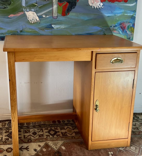 DESK - RIMU - SMALL - EXCELLENT CONDITION Carousel 1
