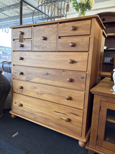 An A.S de Bruin Cabinetmakers Solid Rimu 8Dr Tallboy Carousel 20