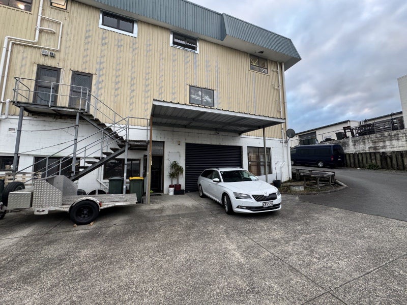 Image 1 of 5