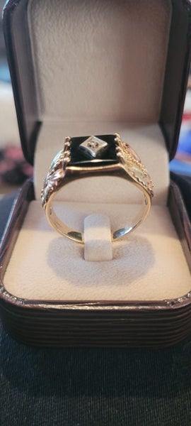 10ct Black Hills Gold Black Onyx & Diamond Ring Carousel 2