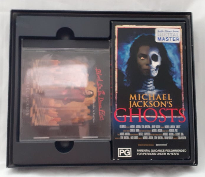 Michael Jackson’s Rare Collectors Limited Edition Boxed "Ghosts" 1996 Carousel 2