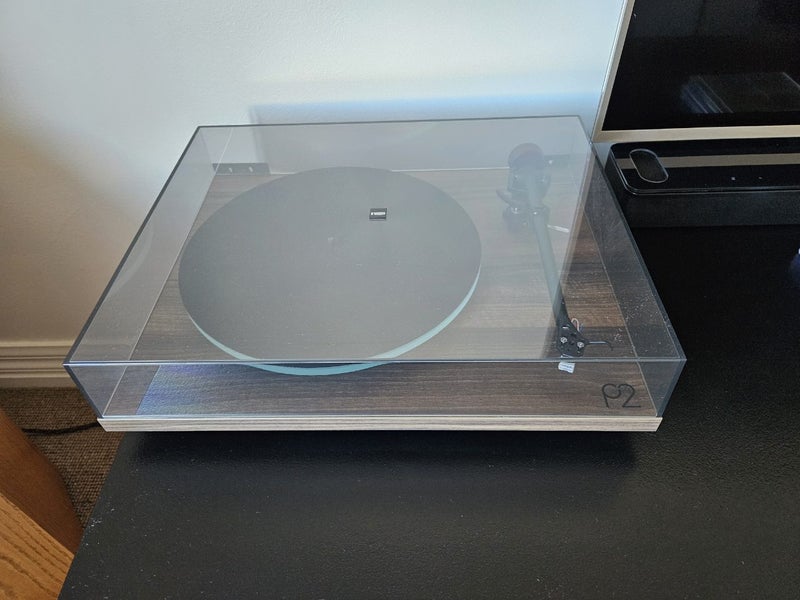 Rega Planar 2 Turntable .Walnut. Carousel 2