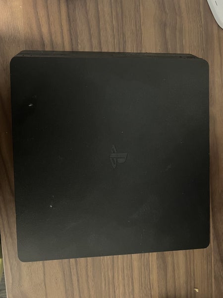 PS4 Slim + Controller Carousel 1