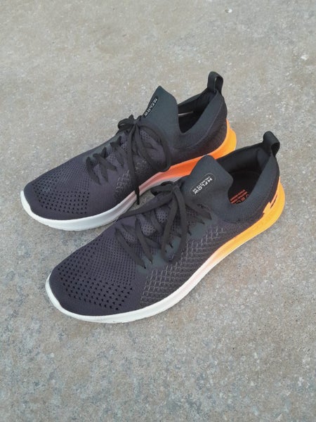 Under Armour mens running shoes Carousel 1