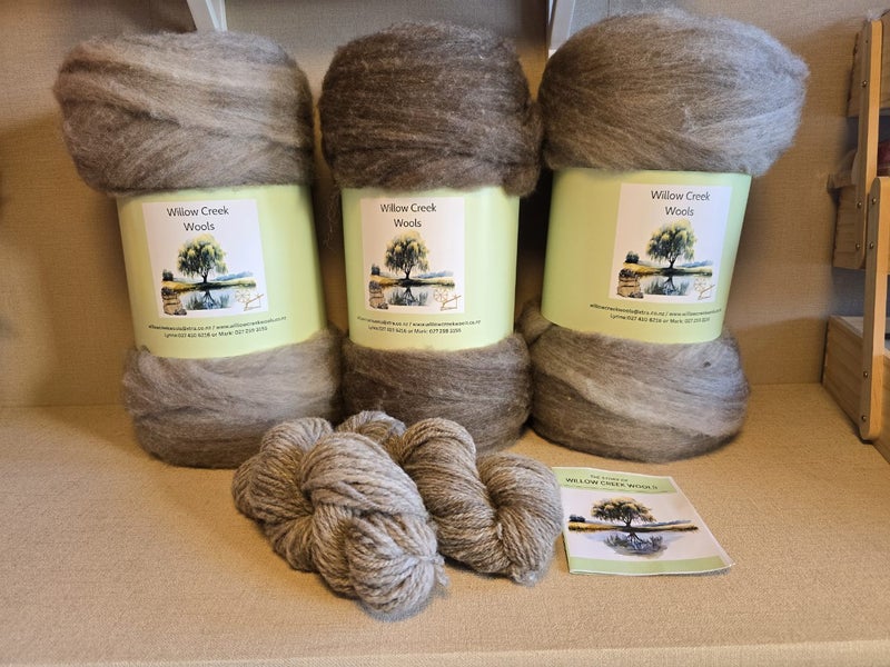 Merino x Romney Carded Wool fibre Carousel 1