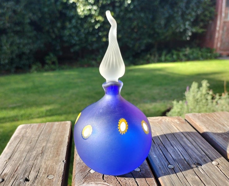 NZ Glass Artist Lyn Campbell Perfume Bottle - 1998 Carousel 1