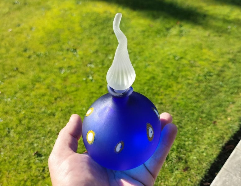 NZ Glass Artist Lyn Campbell Perfume Bottle - 1998 Carousel 2